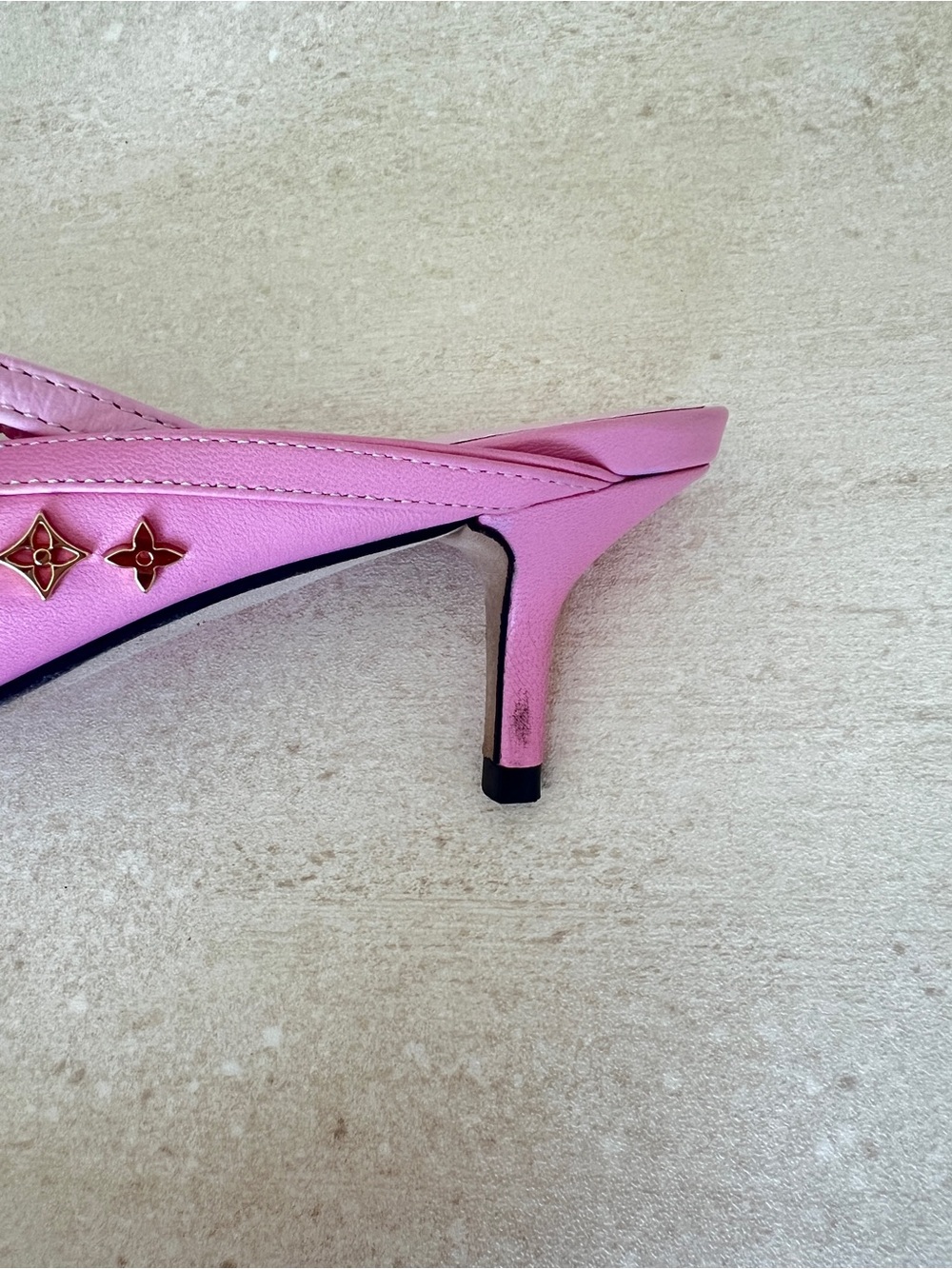 Louis Vuitton Pink Bow Pointed-Toe Slingback Mules - Picture 11 of 11